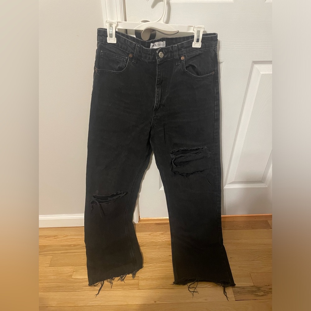 Zara high waisted wide legged jeans. Size 8.